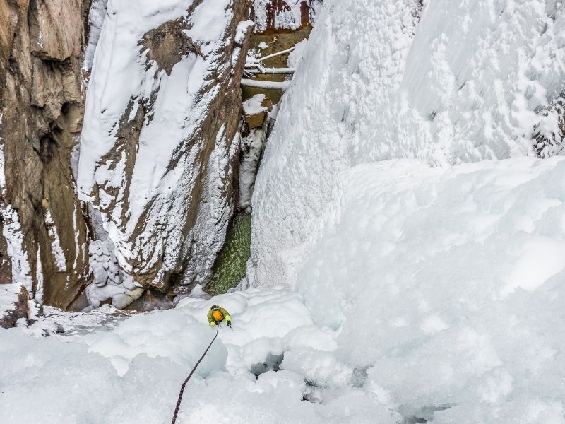 lower in ice climbing in ouray ice park