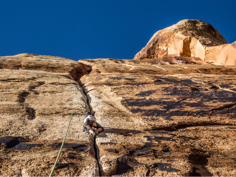 generic crack crack climbing in indian creek utah